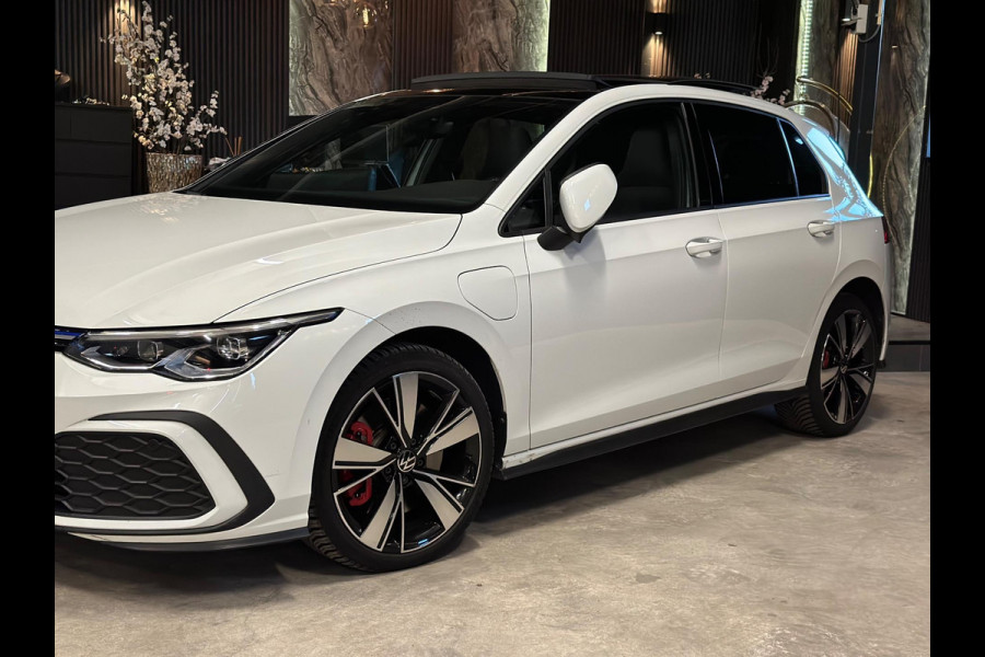 Volkswagen Golf 1.4 eHybrid GTE|PANO|STOELVERW|BOMVOL