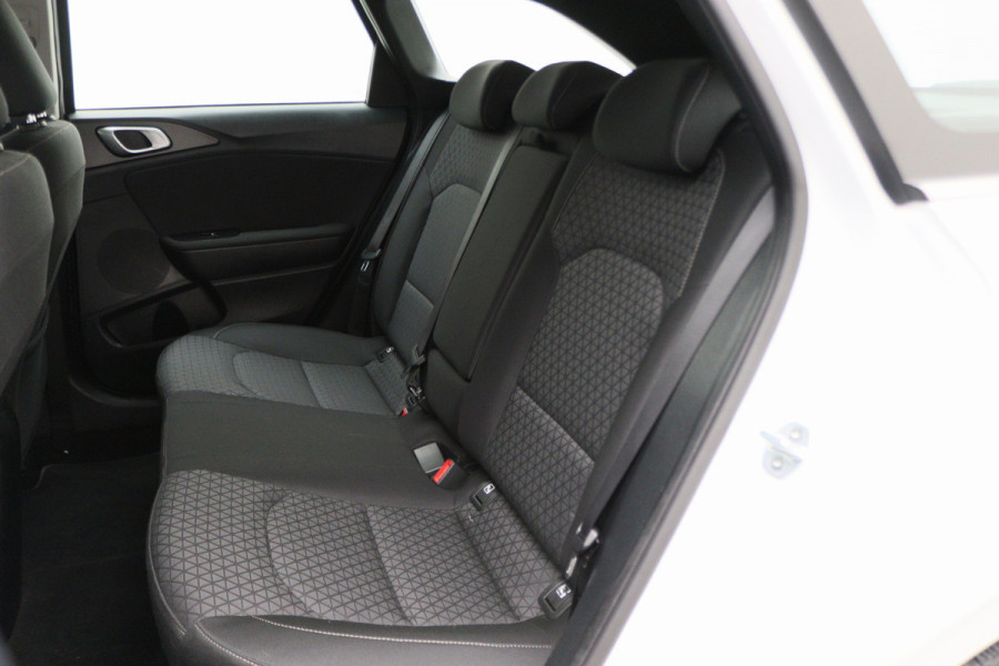 Kia Ceed Sportswagon 1.0 T-GDi DynamicLine Climate, Cruise, Camera, Apple Carplay, PDC, Elektrisch Pakket, DAB, 16''