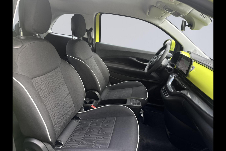Fiat 500 Electric, 3700 km, climaat control, navigatie, Apple carplay, digitaal cocpit