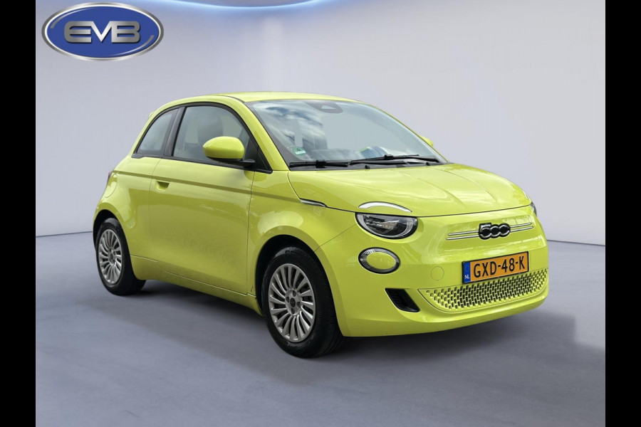 Fiat 500 Electric, 3700 km, climaat control, navigatie, Apple carplay, digitaal cocpit