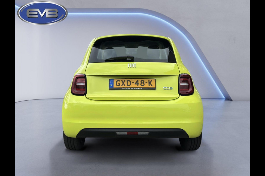 Fiat 500 Electric, 3700 km, climaat control, navigatie, Apple carplay, digitaal cocpit