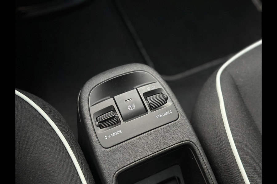 Fiat 500 Electric, 3700 km, climaat control, navigatie, Apple carplay, digitaal cocpit