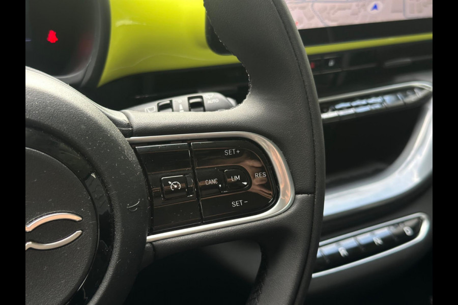 Fiat 500 Electric, 3700 km, climaat control, navigatie, Apple carplay, digitaal cocpit