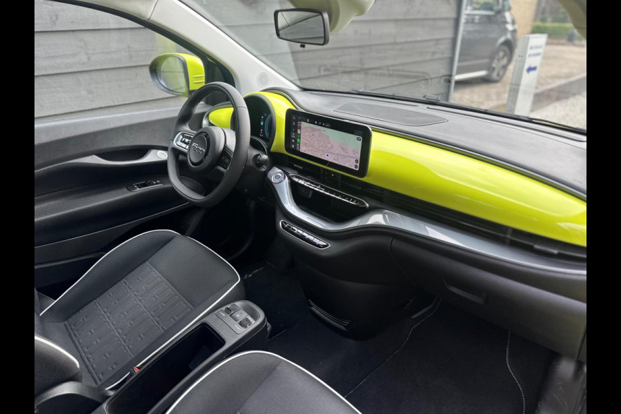Fiat 500 Electric, 3700 km, climaat control, navigatie, Apple carplay, digitaal cocpit