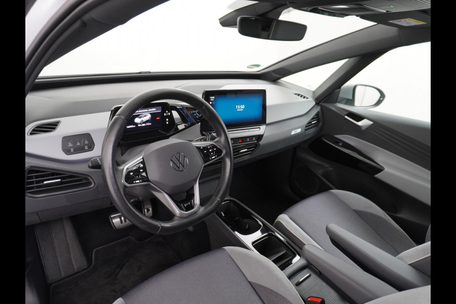 Volkswagen ID.3 58kWh 204PK First Plus Navi-Pro 19" Camera Apple Carplay Android Auto Matrix-LED Stoel-Stuurverwarming Adapt.Cruise Control Pdc  Lmv Bluetooth Draadloze telefoonlader Regensensor Rijstrooksensor Verkeersbord detectie €44.000,- Nieuw! Grootste accu (garantie t/m 30-12-2028)