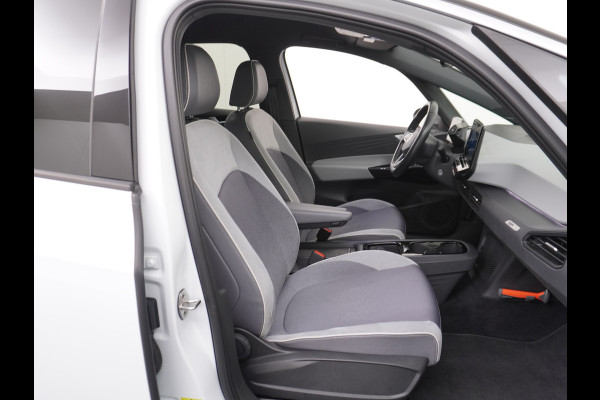 Volkswagen ID.3 58kWh 204PK First Plus Navi-Pro 19" Camera Apple Carplay Android Auto Matrix-LED Stoel-Stuurverwarming Adapt.Cruise Control Pdc  Lmv Bluetooth Draadloze telefoonlader Regensensor Rijstrooksensor Verkeersbord detectie €44.000,- Nieuw! Grootste accu (garantie t/m 30-12-2028)