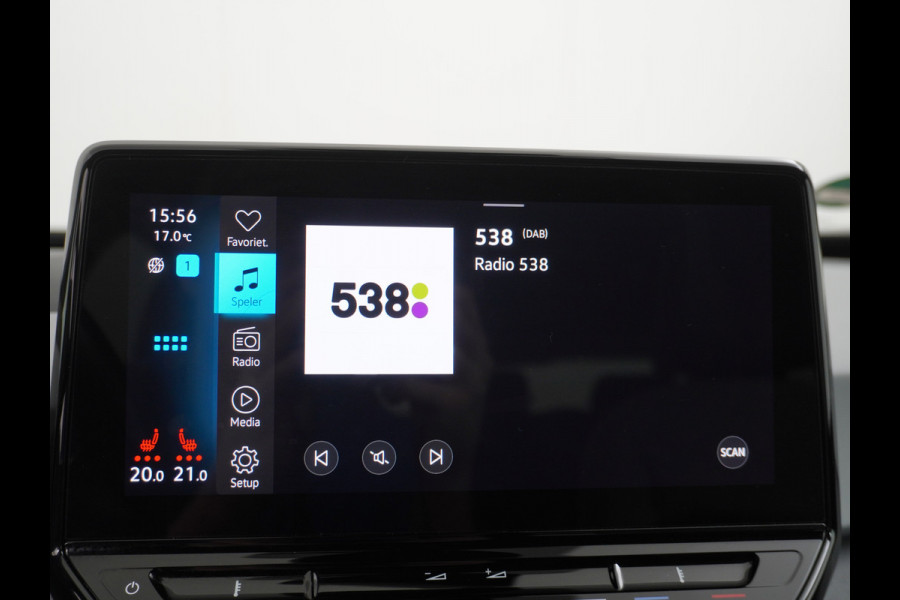 Volkswagen ID.3 58kWh 204PK First Plus Navi-Pro 19" Camera Apple Carplay Android Auto Matrix-LED Stoel-Stuurverwarming Adapt.Cruise Control Pdc  Lmv Bluetooth Draadloze telefoonlader Regensensor Rijstrooksensor Verkeersbord detectie €44.000,- Nieuw! Grootste accu (garantie t/m 30-12-2028)