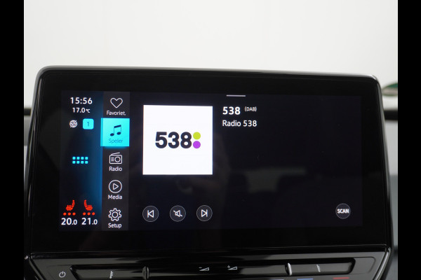 Volkswagen ID.3 58kWh 204PK First Plus Navi-Pro 19" Camera Apple Carplay Android Auto Matrix-LED Stoel-Stuurverwarming Adapt.Cruise Control Pdc  Lmv Bluetooth Draadloze telefoonlader Regensensor Rijstrooksensor Verkeersbord detectie €44.000,- Nieuw! Grootste accu (garantie t/m 30-12-2028)