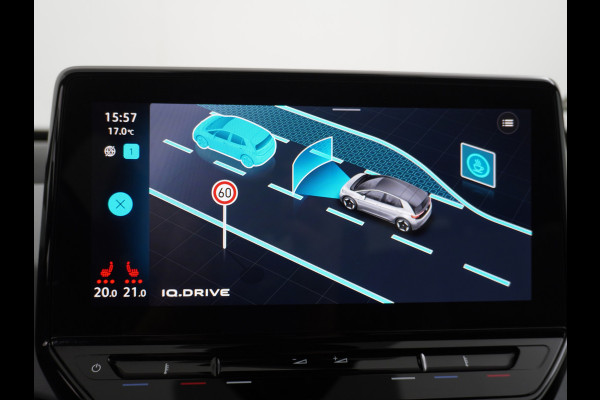 Volkswagen ID.3 58kWh 204PK First Plus Navi-Pro 19" Camera Apple Carplay Android Auto Matrix-LED Stoel-Stuurverwarming Adapt.Cruise Control Pdc  Lmv Bluetooth Draadloze telefoonlader Regensensor Rijstrooksensor Verkeersbord detectie €44.000,- Nieuw! Grootste accu (garantie t/m 30-12-2028)