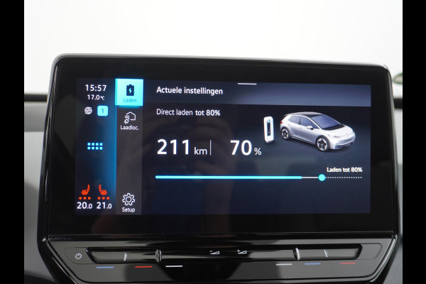 Volkswagen ID.3 58kWh 204PK First Plus Navi-Pro 19" Camera Apple Carplay Android Auto Matrix-LED Stoel-Stuurverwarming Adapt.Cruise Control Pdc  Lmv Bluetooth Draadloze telefoonlader Regensensor Rijstrooksensor Verkeersbord detectie €44.000,- Nieuw! Grootste accu (garantie t/m 30-12-2028)