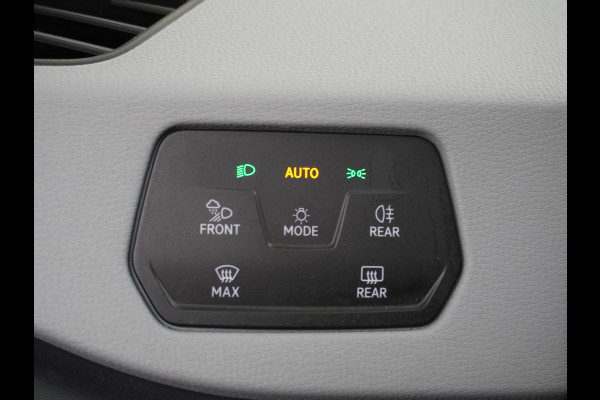 Volkswagen ID.3 58kWh 204PK First Plus Navi-Pro 19" Camera Apple Carplay Android Auto Matrix-LED Stoel-Stuurverwarming Adapt.Cruise Control Pdc  Lmv Bluetooth Draadloze telefoonlader Regensensor Rijstrooksensor Verkeersbord detectie €44.000,- Nieuw! Grootste accu (garantie t/m 30-12-2028)