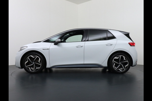 Volkswagen ID.3 58kWh 204PK First Plus Navi-Pro 19" Camera Apple Carplay Android Auto Matrix-LED Stoel-Stuurverwarming Adapt.Cruise Control Pdc  Lmv Bluetooth Draadloze telefoonlader Regensensor Rijstrooksensor Verkeersbord detectie €44.000,- Nieuw! Grootste accu (garantie t/m 30-12-2028)