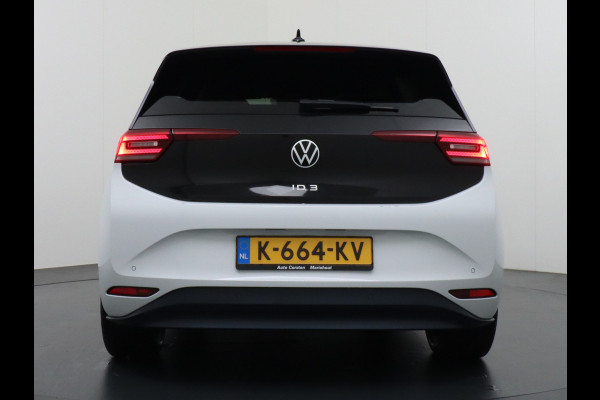 Volkswagen ID.3 58kWh 204PK First Plus Navi-Pro 19" Camera Apple Carplay Android Auto Matrix-LED Stoel-Stuurverwarming Adapt.Cruise Control Pdc  Lmv Bluetooth Draadloze telefoonlader Regensensor Rijstrooksensor Verkeersbord detectie €44.000,- Nieuw! Grootste accu (garantie t/m 30-12-2028)