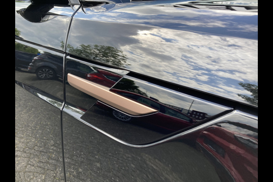 Land Rover Range Rover Sport P460e Dynamic SE PHEV | Direct leverbaar! NL auto | 23” ‘Style 1075’ | Pano schuif-/kanteldak [041CZ] | Meridian™ 3D Surround [025MN] | Walnut houtfineer [088UM] | Elek. trekhaak [028LD] | Cold Climate Pack [072BI