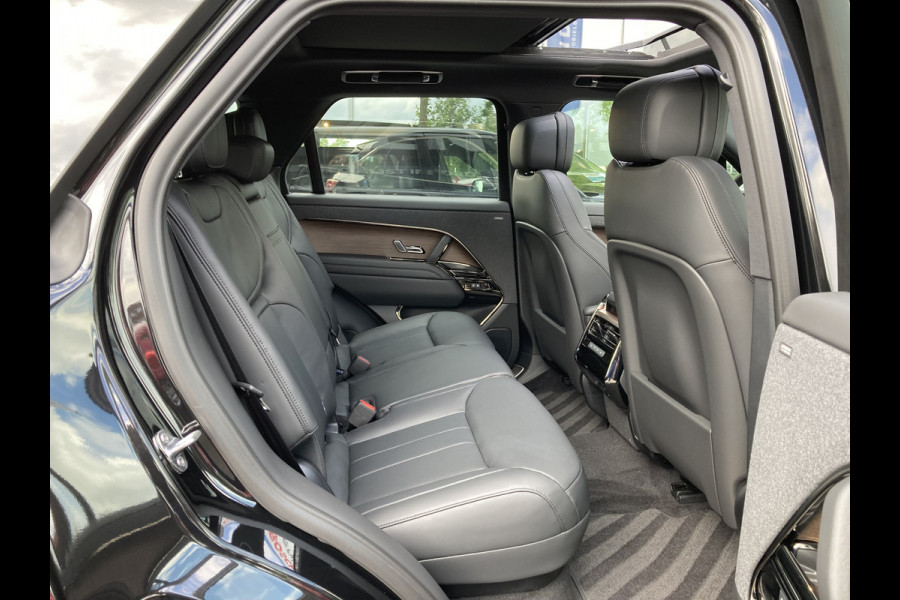 Land Rover Range Rover Sport P460e Dynamic SE PHEV | Direct leverbaar! NL auto | 23” ‘Style 1075’ | Pano schuif-/kanteldak [041CZ] | Meridian™ 3D Surround [025MN] | Walnut houtfineer [088UM] | Elek. trekhaak [028LD] | Cold Climate Pack [072BI