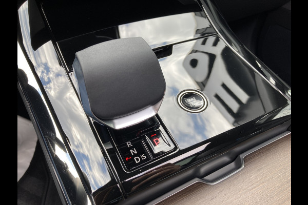 Land Rover Range Rover Sport P460e Dynamic SE PHEV | Direct leverbaar! NL auto | 23” ‘Style 1075’ | Pano schuif-/kanteldak [041CZ] | Meridian™ 3D Surround [025MN] | Walnut houtfineer [088UM] | Elek. trekhaak [028LD] | Cold Climate Pack [072BI