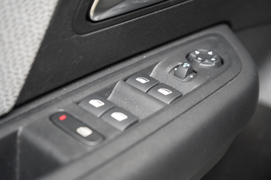 Citroën C4 1.2 Puretech 130pk Feel Pack Automaat | Head up | Navigatie | Achteruitrijcamera | Climate control | Cruise control
