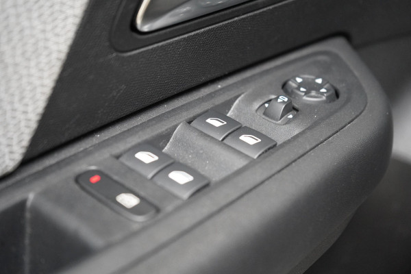 Citroën C4 1.2 Puretech 130pk Feel Pack Automaat | Head up | Navigatie | Achteruitrijcamera | Climate control | Cruise control