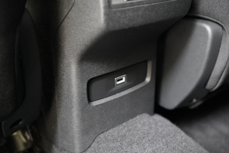 Citroën C4 1.2 Puretech 130pk Feel Pack Automaat | Head up | Navigatie | Achteruitrijcamera | Climate control | Cruise control