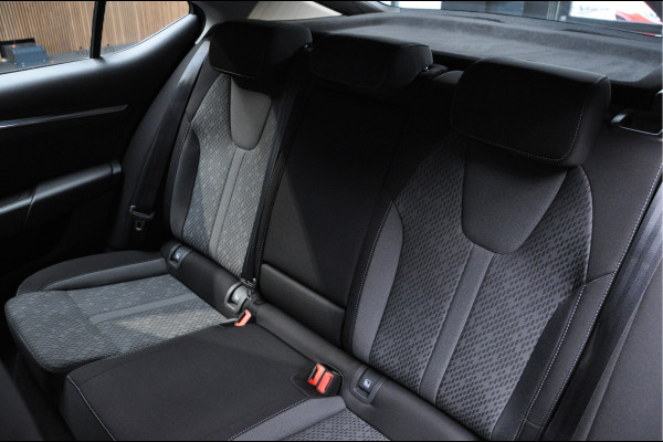 Škoda Octavia 1.4 TSI iV PHEV Head-Up Camera ACC Ambient PDC Keyless Memory