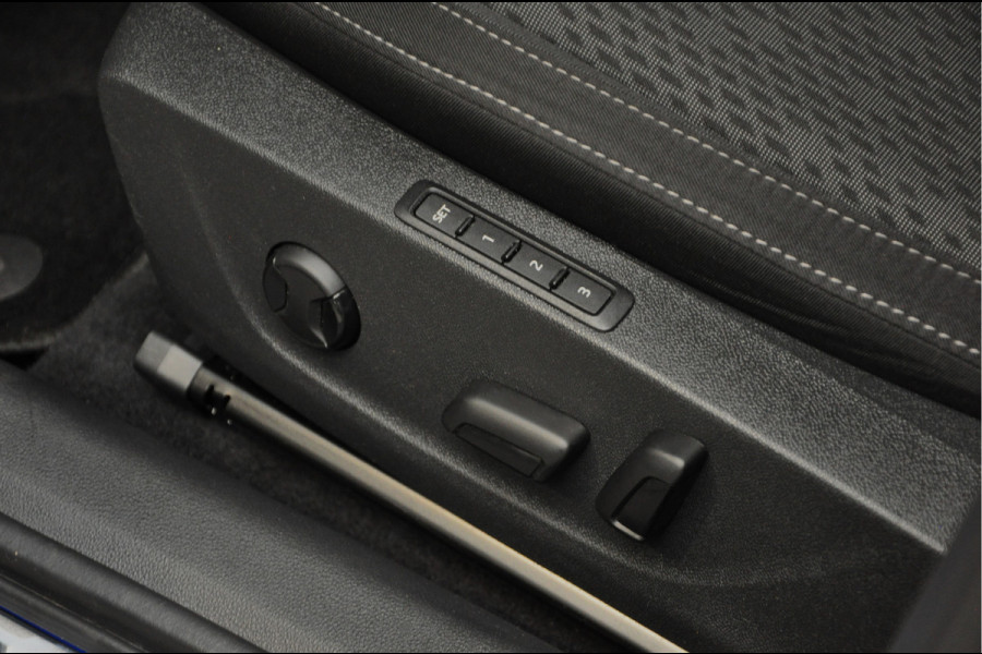 Škoda Octavia 1.4 TSI iV PHEV Head-Up Camera ACC Ambient PDC Keyless Memory