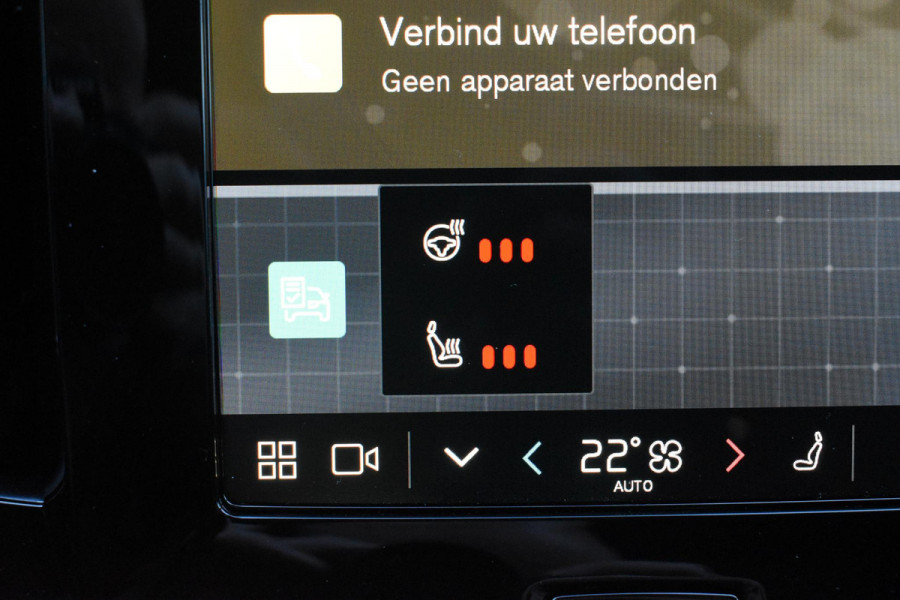 Volvo XC40 B4 211PK Automaat Plus Dark / Lighting Pack / Pixel led / 20'' Velgen / Donker getint glas