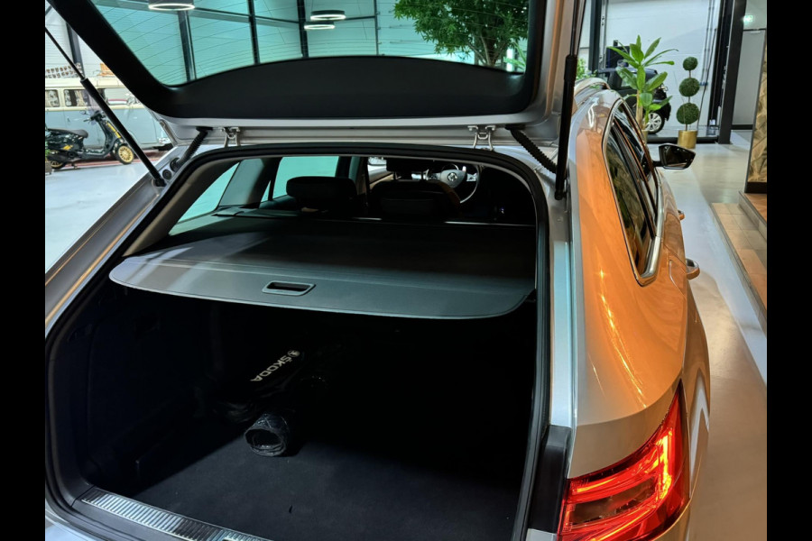 Škoda Superb Combi 1.4 TSI ACT Style Garantie Led Xenon Multimedia Cruise Control Rijklaar