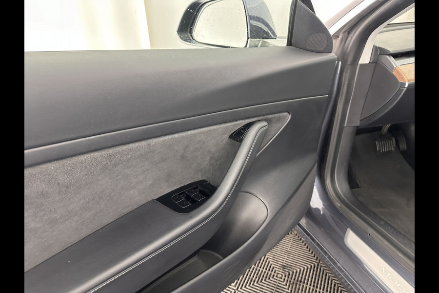 Tesla Model 3 Standard RWD Plus 60 kWh [ 3-Fase ] (INCL-BTW) Aut. *PANO | AUTO-PILOT | NAPPA-LEATHER | KEYLESS | FULL-LED | MEMORY-PACK | SURROUND-VIEW | DAB | CARPLAY | DIGI-COCKPIT | LANE-ASSIST | HEATED-COMFORT-SEATS | 19"ALU*