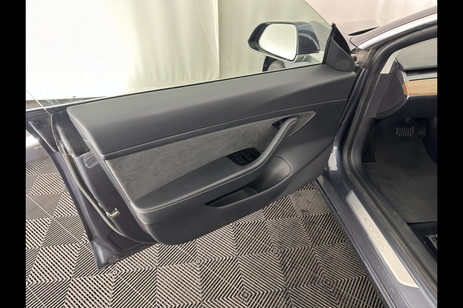 Tesla Model 3 Standard RWD Plus 60 kWh [ 3-Fase ] (INCL-BTW) Aut. *PANO | AUTO-PILOT | NAPPA-LEATHER | KEYLESS | FULL-LED | MEMORY-PACK | SURROUND-VIEW | DAB | CARPLAY | DIGI-COCKPIT | LANE-ASSIST | HEATED-COMFORT-SEATS | 19"ALU*