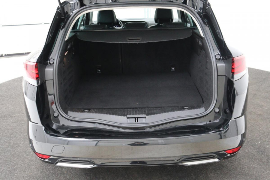 Renault Mégane 1.6 E-Tech Plug-In Hybrid Business Edition One | Head-Up | Leder | Stoel & stuurverwarming | Camera | BOSE Sound | Keyless | Navigatie | Full LED