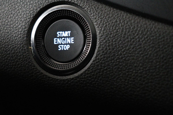 Renault Mégane 1.6 E-Tech Plug-In Hybrid Business Edition One | Head-Up | Leder | Stoel & stuurverwarming | Camera | BOSE Sound | Keyless | Navigatie | Full LED