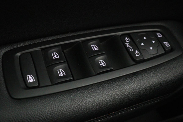 Renault Mégane 1.6 E-Tech Plug-In Hybrid Business Edition One | Head-Up | Leder | Stoel & stuurverwarming | Camera | BOSE Sound | Keyless | Navigatie | Full LED