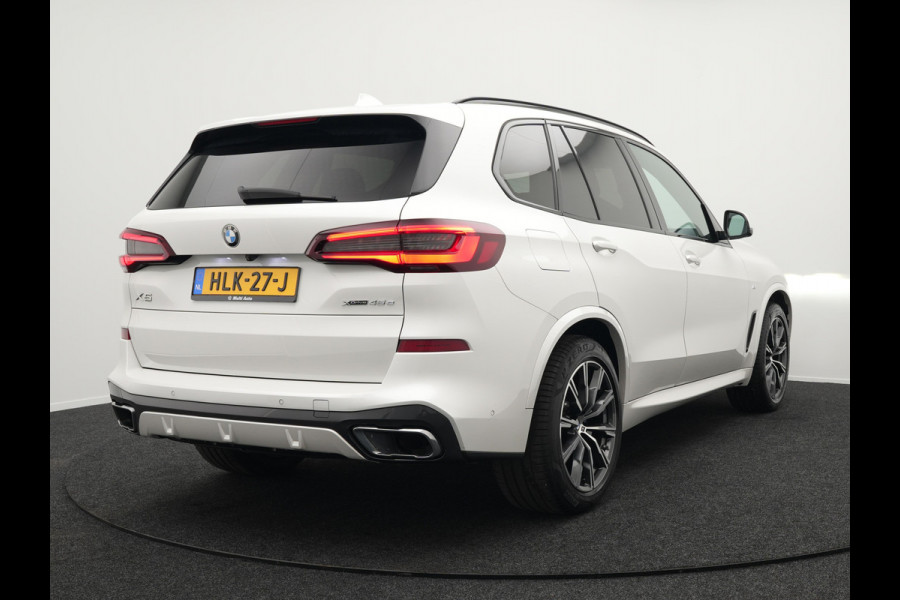 BMW X5 xDrive45e M Sport Plug In Hybrid 394pk Dealer O.H. PHEV | Panodak | Luchtvering | Lederen Sporstoelen Memory & Massage | Stoelventilatie | Harman Kardon | Head Up | Navigatie | Apple Carplay | Sfeerverlichting | Laser LED | DAB |