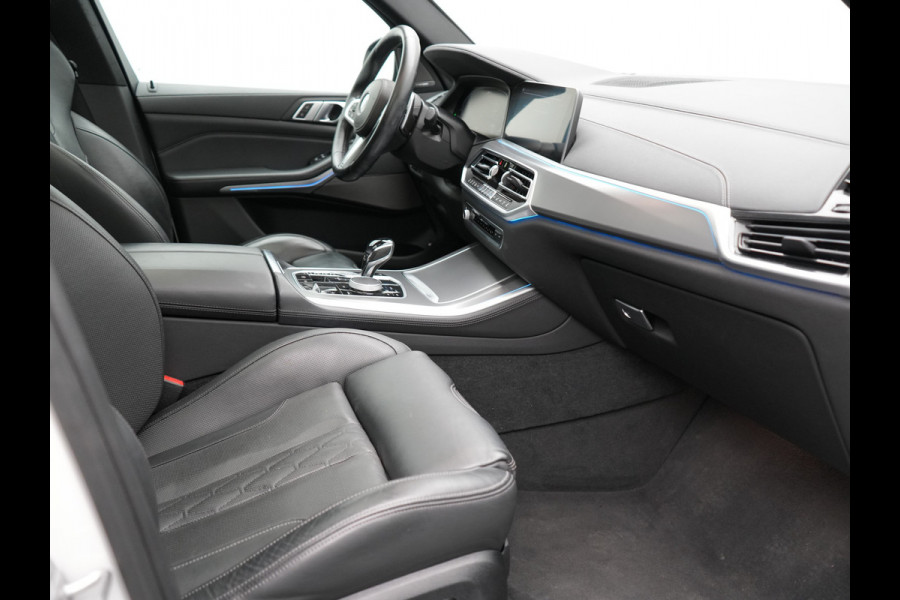 BMW X5 xDrive45e M Sport Plug In Hybrid 394pk Dealer O.H. PHEV | Panodak | Luchtvering | Lederen Sporstoelen Memory & Massage | Stoelventilatie | Harman Kardon | Head Up | Navigatie | Apple Carplay | Sfeerverlichting | Laser LED | DAB |