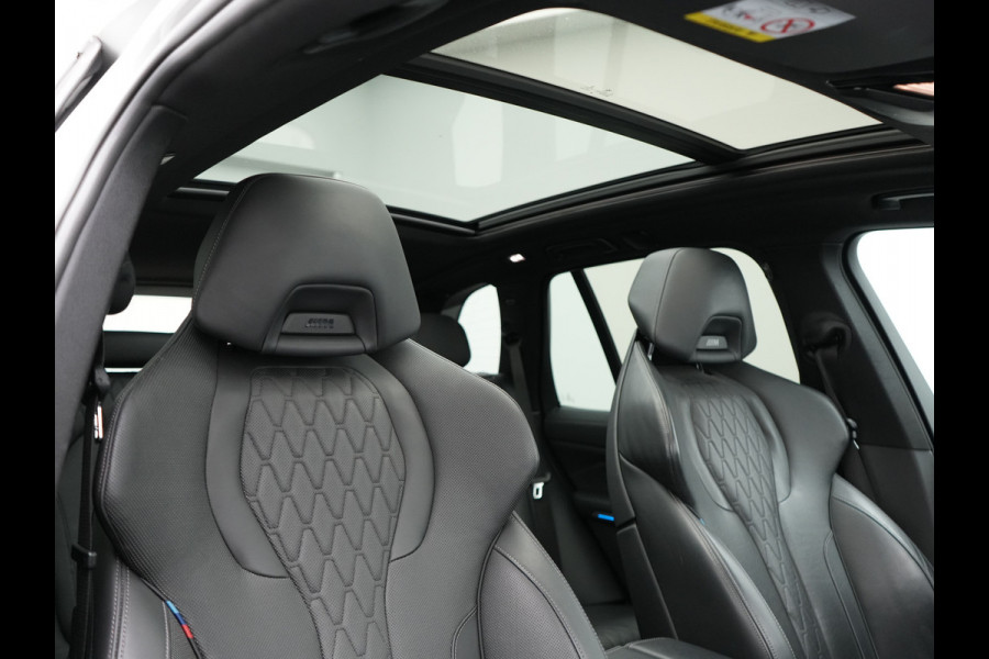 BMW X5 xDrive45e M Sport Plug In Hybrid 394pk Dealer O.H. PHEV | Panodak | Luchtvering | Lederen Sporstoelen Memory & Massage | Stoelventilatie | Harman Kardon | Head Up | Navigatie | Apple Carplay | Sfeerverlichting | Laser LED | DAB |