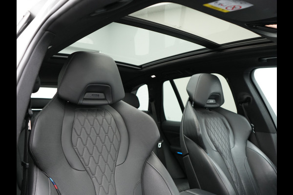 BMW X5 xDrive45e M Sport Plug In Hybrid 394pk Dealer O.H. PHEV | Panodak | Luchtvering | Lederen Sporstoelen Memory & Massage | Stoelventilatie | Harman Kardon | Head Up | Navigatie | Apple Carplay | Sfeerverlichting | Laser LED | DAB |
