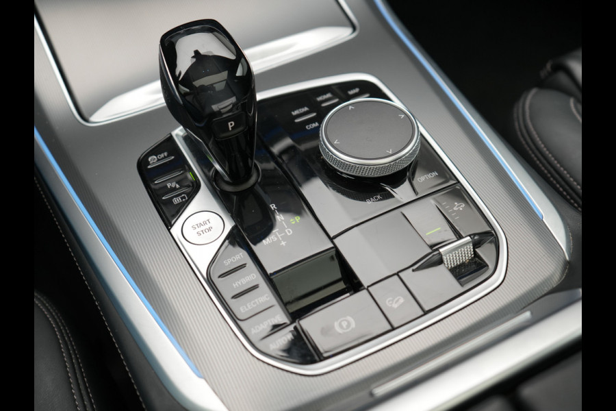 BMW X5 xDrive45e M Sport Plug In Hybrid 394pk Dealer O.H. PHEV | Panodak | Luchtvering | Lederen Sporstoelen Memory & Massage | Stoelventilatie | Harman Kardon | Head Up | Navigatie | Apple Carplay | Sfeerverlichting | Laser LED | DAB |