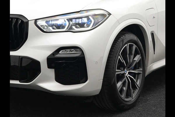 BMW X5 xDrive45e M Sport Plug In Hybrid 394pk Dealer O.H. PHEV | Panodak | Luchtvering | Lederen Sporstoelen Memory & Massage | Stoelventilatie | Harman Kardon | Head Up | Navigatie | Apple Carplay | Sfeerverlichting | Laser LED | DAB |
