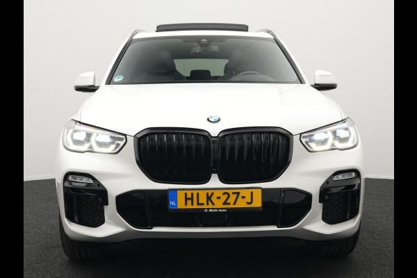 BMW X5 xDrive45e M Sport Plug In Hybrid 394pk Dealer O.H. PHEV | Panodak | Luchtvering | Lederen Sporstoelen Memory & Massage | Stoelventilatie | Harman Kardon | Head Up | Navigatie | Apple Carplay | Sfeerverlichting | Laser LED | DAB |