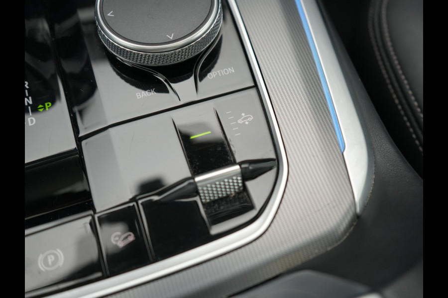 BMW X5 xDrive45e M Sport Plug In Hybrid 394pk Dealer O.H. PHEV | Panodak | Luchtvering | Lederen Sporstoelen Memory & Massage | Stoelventilatie | Harman Kardon | Head Up | Navigatie | Apple Carplay | Sfeerverlichting | Laser LED | DAB |