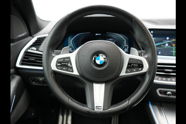 BMW X5 xDrive45e M Sport Plug In Hybrid 394pk Dealer O.H. PHEV | Panodak | Luchtvering | Lederen Sporstoelen Memory & Massage | Stoelventilatie | Harman Kardon | Head Up | Navigatie | Apple Carplay | Sfeerverlichting | Laser LED | DAB |