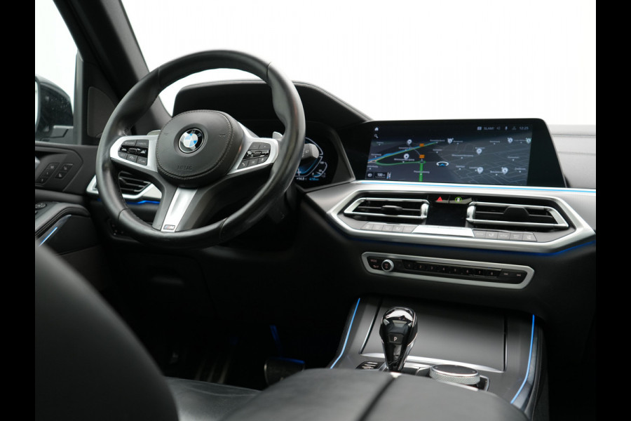 BMW X5 xDrive45e M Sport Plug In Hybrid 394pk Dealer O.H. PHEV | Panodak | Luchtvering | Lederen Sporstoelen Memory & Massage | Stoelventilatie | Harman Kardon | Head Up | Navigatie | Apple Carplay | Sfeerverlichting | Laser LED | DAB |