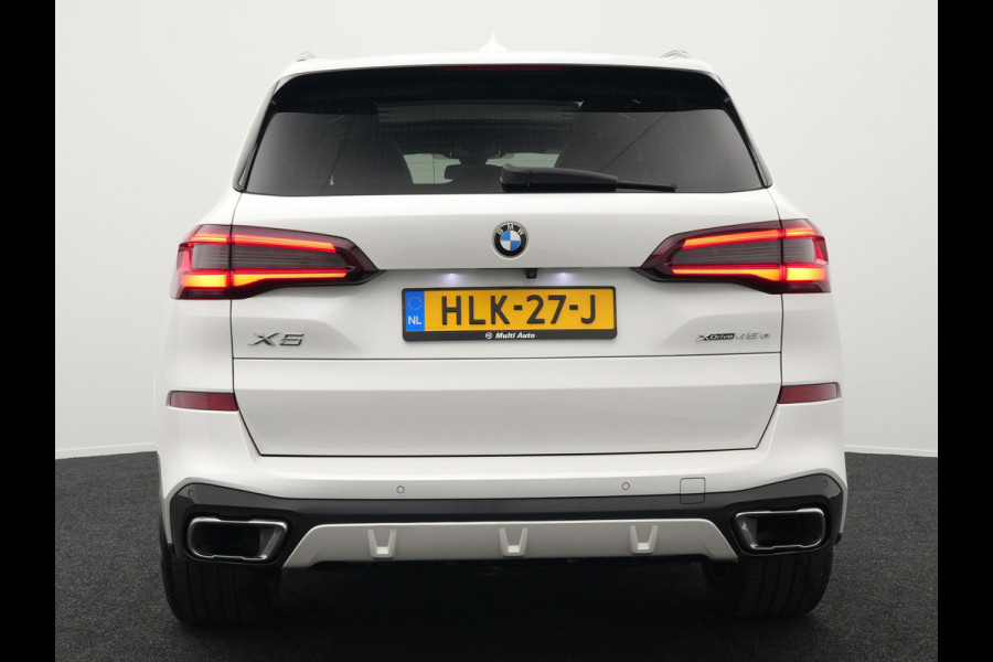 BMW X5 xDrive45e M Sport Plug In Hybrid 394pk Dealer O.H. PHEV | Panodak | Luchtvering | Lederen Sporstoelen Memory & Massage | Stoelventilatie | Harman Kardon | Head Up | Navigatie | Apple Carplay | Sfeerverlichting | Laser LED | DAB |