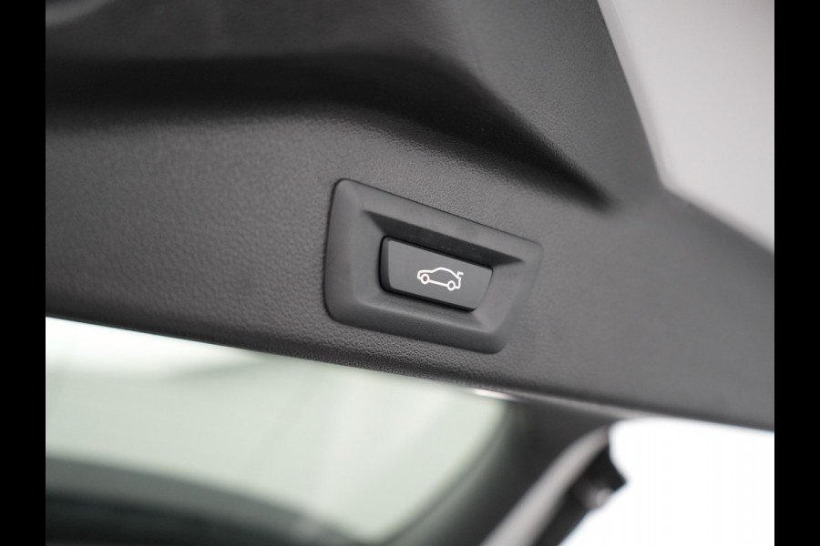 BMW X5 xDrive45e M Sport Plug In Hybrid 394pk Dealer O.H. PHEV | Panodak | Luchtvering | Lederen Sporstoelen Memory & Massage | Stoelventilatie | Harman Kardon | Head Up | Navigatie | Apple Carplay | Sfeerverlichting | Laser LED | DAB |