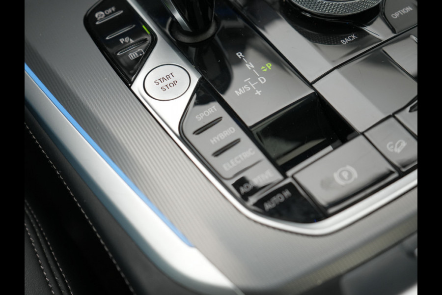 BMW X5 xDrive45e M Sport Plug In Hybrid 394pk Dealer O.H. PHEV | Panodak | Luchtvering | Lederen Sporstoelen Memory & Massage | Stoelventilatie | Harman Kardon | Head Up | Navigatie | Apple Carplay | Sfeerverlichting | Laser LED | DAB |