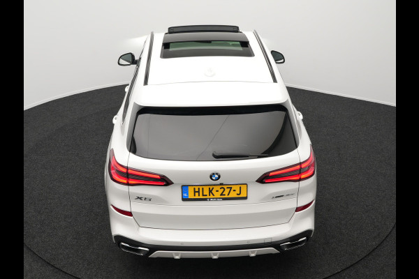 BMW X5 xDrive45e M Sport Plug In Hybrid 394pk Dealer O.H. PHEV | Panodak | Luchtvering | Lederen Sporstoelen Memory & Massage | Stoelventilatie | Harman Kardon | Head Up | Navigatie | Apple Carplay | Sfeerverlichting | Laser LED | DAB |
