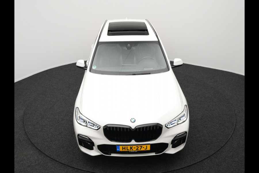 BMW X5 xDrive45e M Sport Plug In Hybrid 394pk Dealer O.H. PHEV | Panodak | Luchtvering | Lederen Sporstoelen Memory & Massage | Stoelventilatie | Harman Kardon | Head Up | Navigatie | Apple Carplay | Sfeerverlichting | Laser LED | DAB |