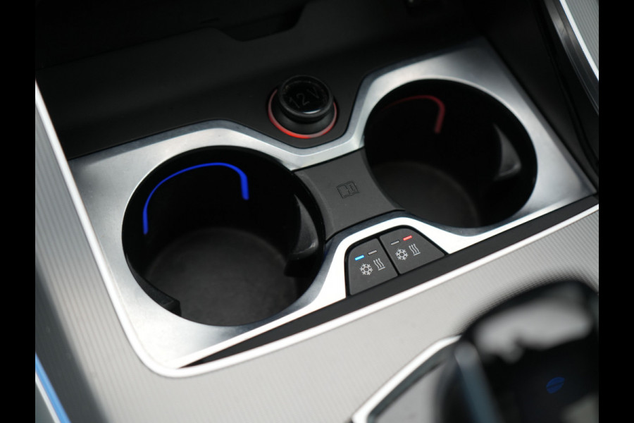 BMW X5 xDrive45e M Sport Plug In Hybrid 394pk Dealer O.H. PHEV | Panodak | Luchtvering | Lederen Sporstoelen Memory & Massage | Stoelventilatie | Harman Kardon | Head Up | Navigatie | Apple Carplay | Sfeerverlichting | Laser LED | DAB |