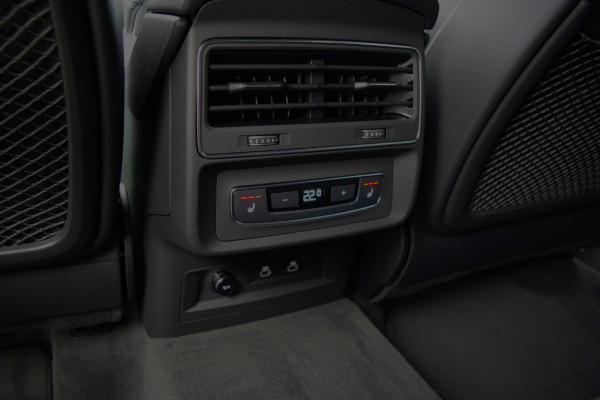 Audi Q7 60 TFSI e 490 PK quattro Pro Line S Competition, Panoramadak, RS-Sportstoelen, Head-Up, Trekhaak