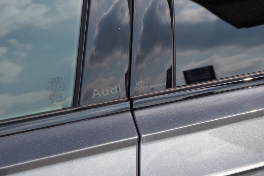 Audi Q7 60 TFSI e 490 PK quattro Pro Line S Competition, Panoramadak, RS-Sportstoelen, Head-Up, Trekhaak